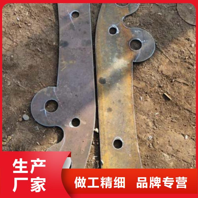 不锈钢复合管护栏-道路隔离栏自有厂家