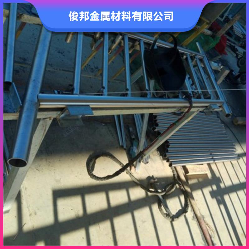 不锈钢复合管护栏-道路隔离栏自有厂家