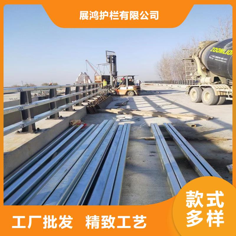 不锈钢复合管河道栏杆造型别致