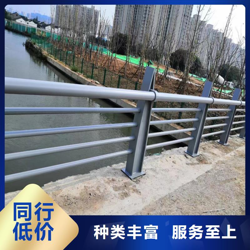 波形梁钢护栏厂家，货源足