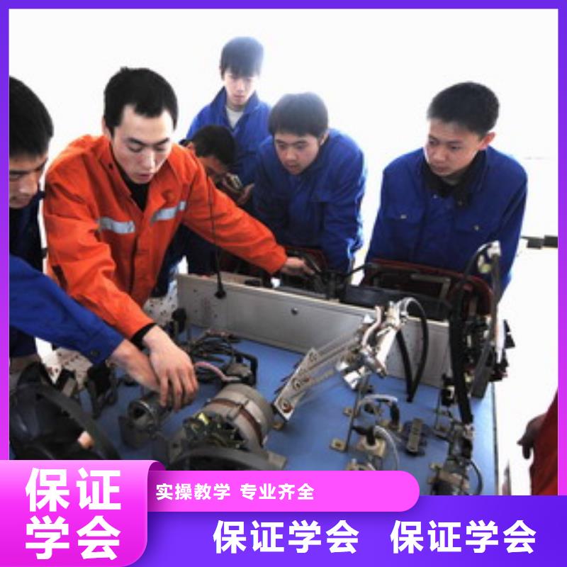 实操教学【汽车美容钣金】,虎振学校就业前景好