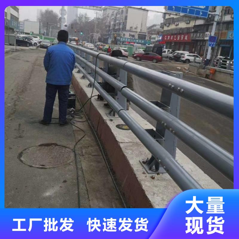 防撞护栏,热镀锌立柱符合行业标准