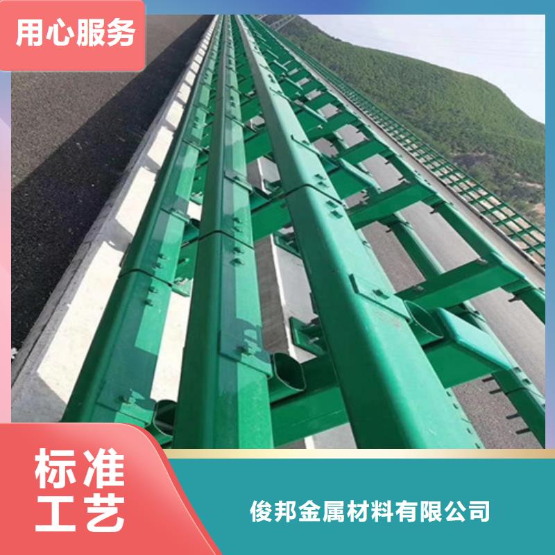 防撞护栏镀锌波形护栏品质过硬