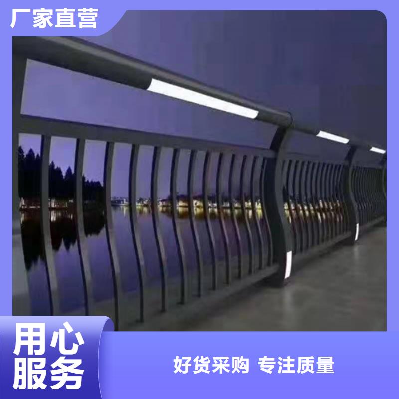 立柱预埋钢板做工细致