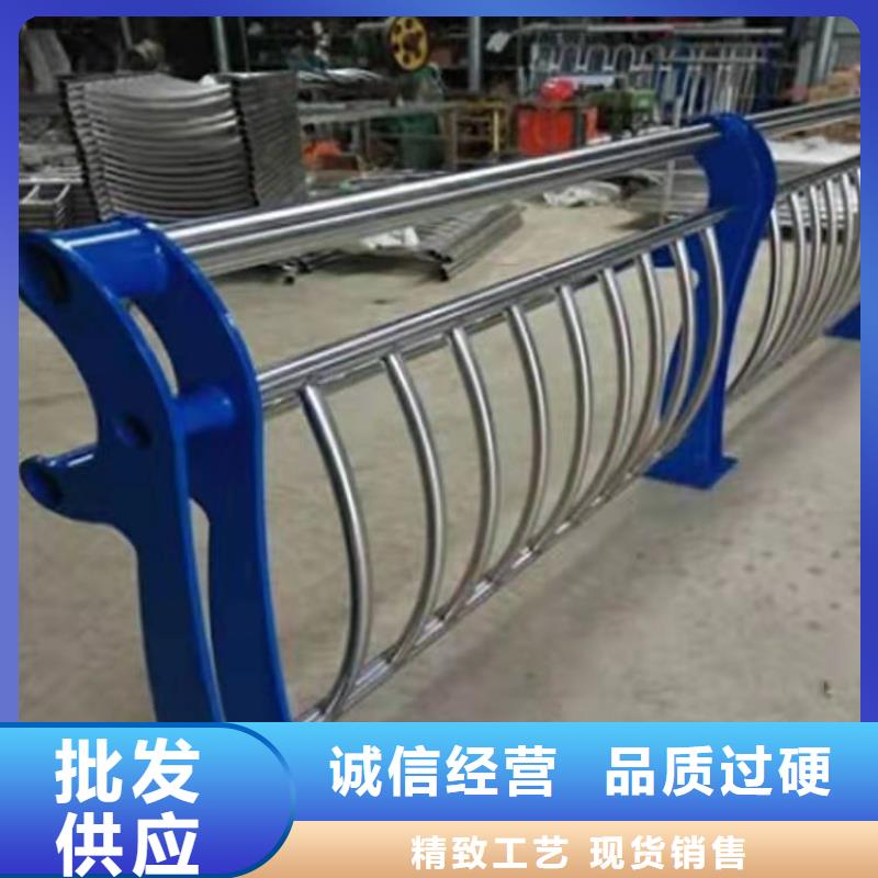 喷塑不锈钢护栏立柱通透性更好的特点