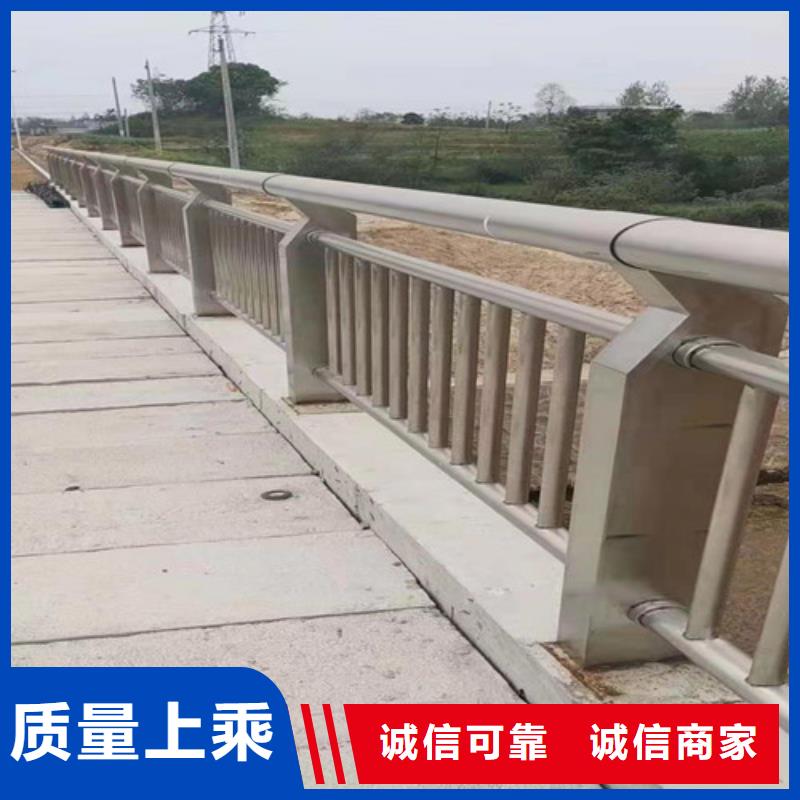 防撞护栏 灯光护栏产地直销