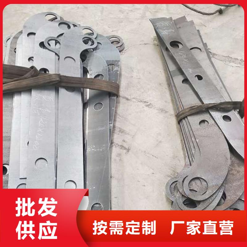 【 防撞护栏-不锈钢复合管护栏栏杆工艺成熟】由鑫润通为您