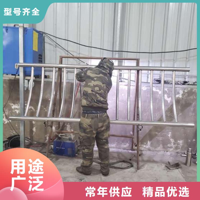 防撞护栏镀锌管景观护栏的图文介绍