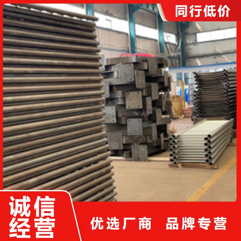 交通护栏隔离栏生产制造厂家