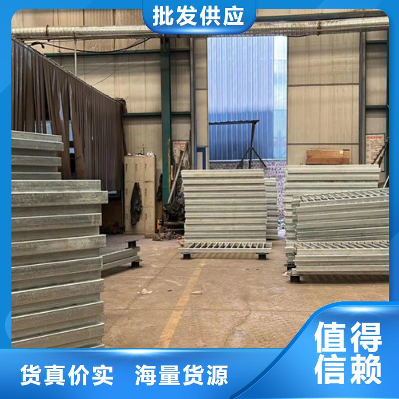 道路护栏_灯光护栏厂多年经验值得信赖