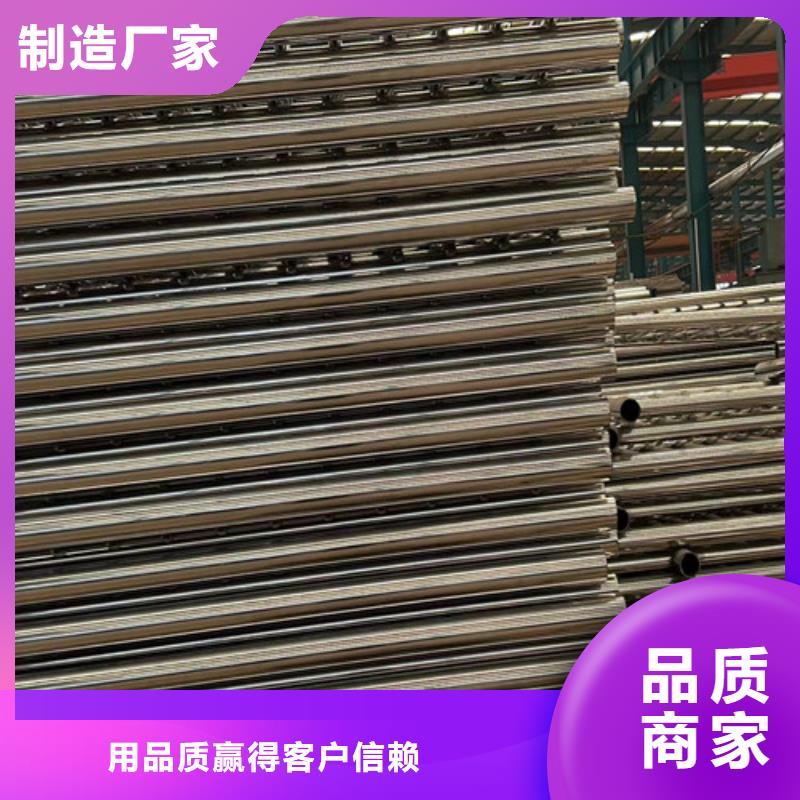 道路护栏实拍展现