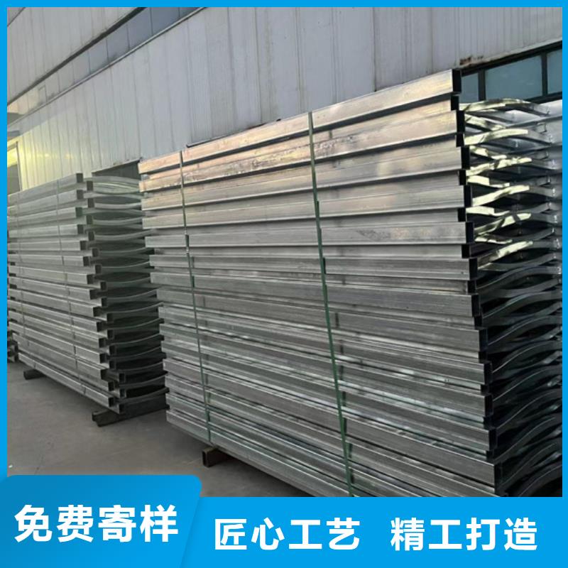 道路护栏实拍展现