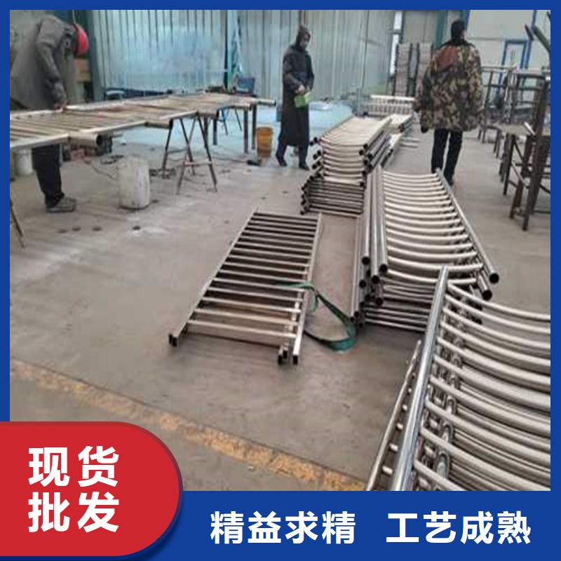 道路护栏精工细作品质优良