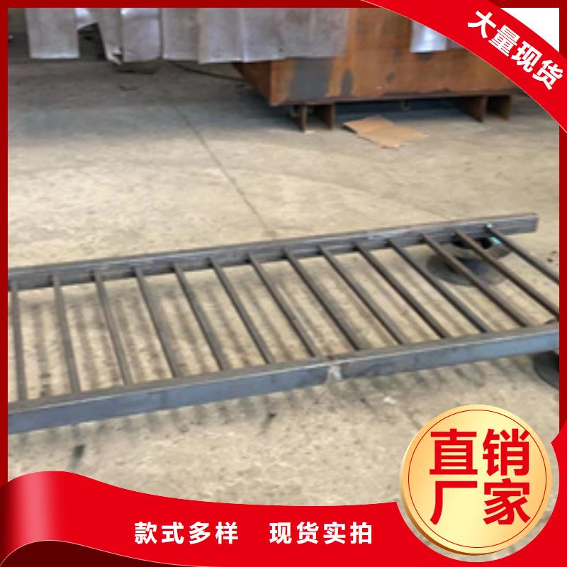  人行道护栏层层质检