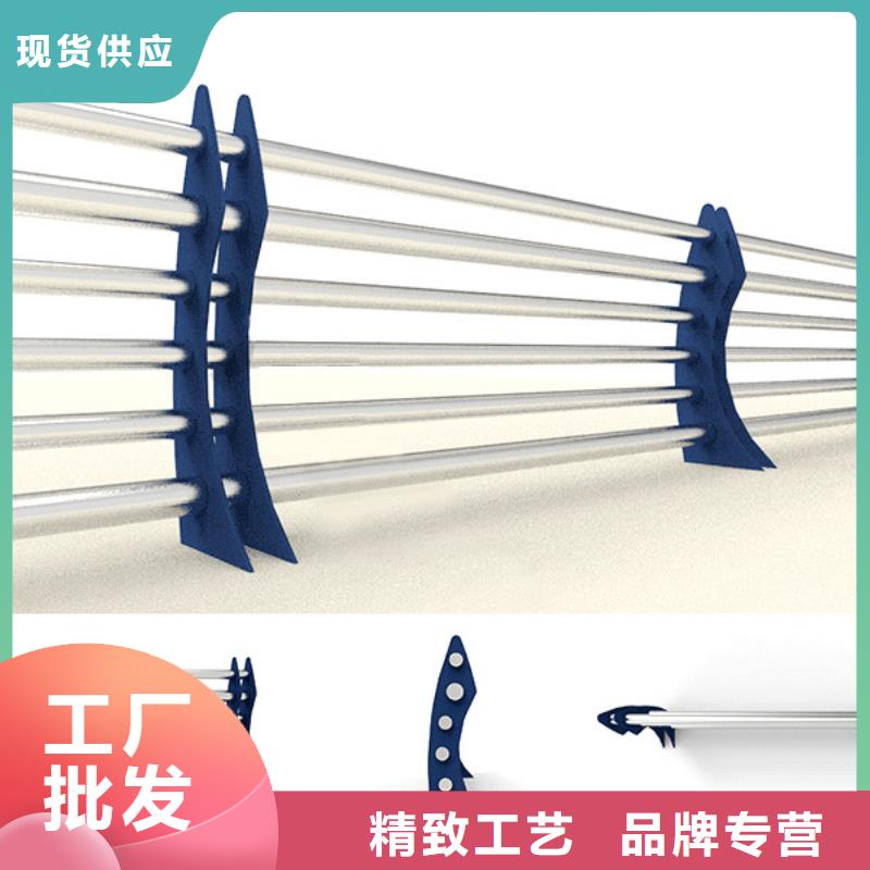 人行道栏杆_钢背木护栏优选厂家
