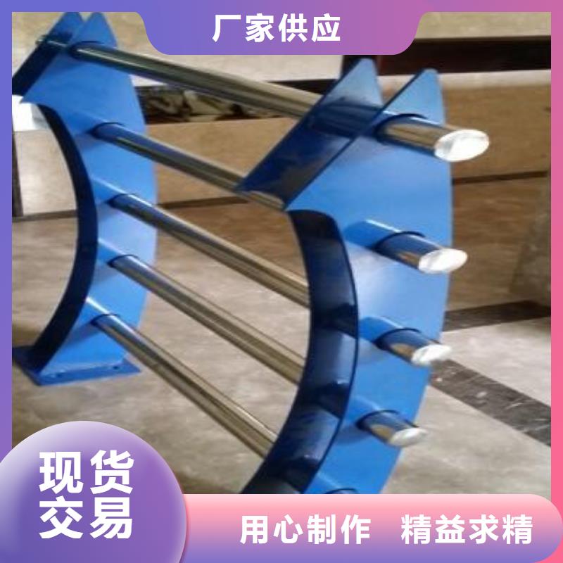 人行道栏杆_钢背木护栏优选厂家