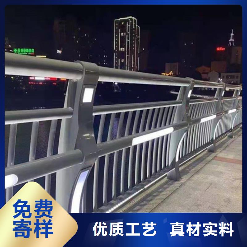 道路护栏 国道抗冲击围栏一手货源