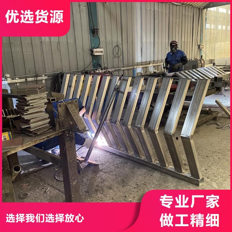 201不锈钢复合管护栏-道路隔离栏库存齐全厂家直供