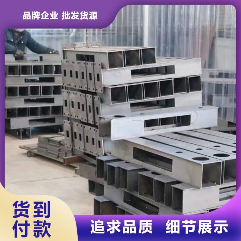 灯光护栏,人行道护栏精工细致打造