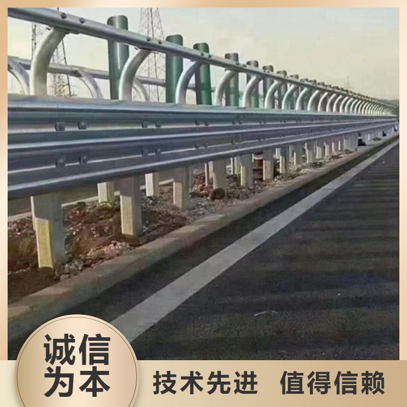 常年供应波形梁护栏厂家